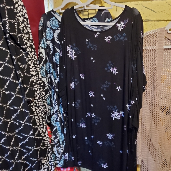 ellos Dresses & Skirts - Ellos Black Mini Dress with Lavender Floral Print